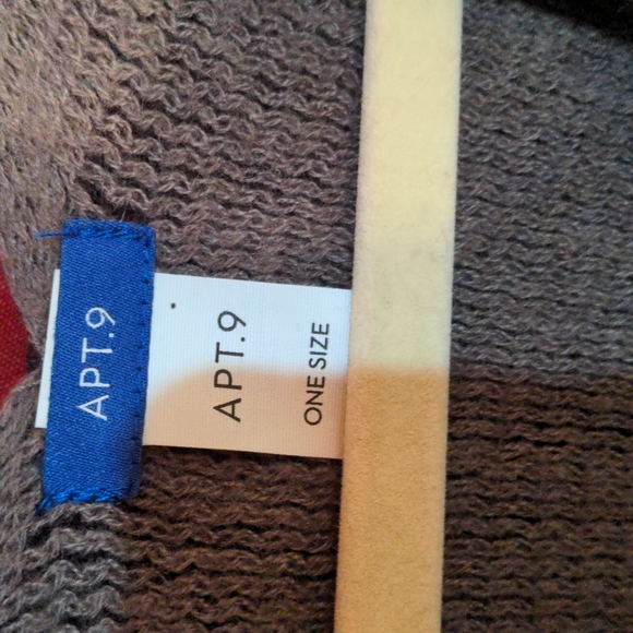 Black Fringe Cape - Picture 4 of 5